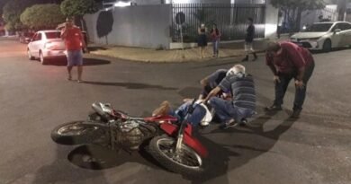 Motociclista fica ferido gravemente em acidente no centro de Goioerê