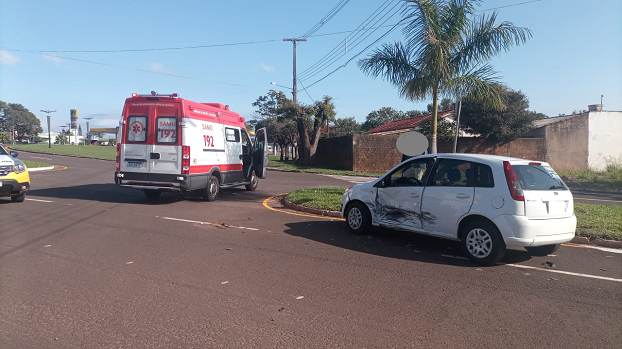 Acidente envolvendo dois veículos deixa duas pessoas feridas no JD Curitiba em Goioerê