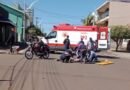 Colisão envolvendo moto e caminhão na região central de Goioerê deixa um ferido.